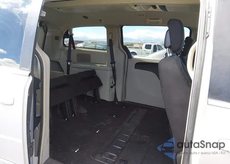 2011 Chrysler Town & Country Touring z USA, uszkodzony, nr VIN 2A4RR5DG1BR720024